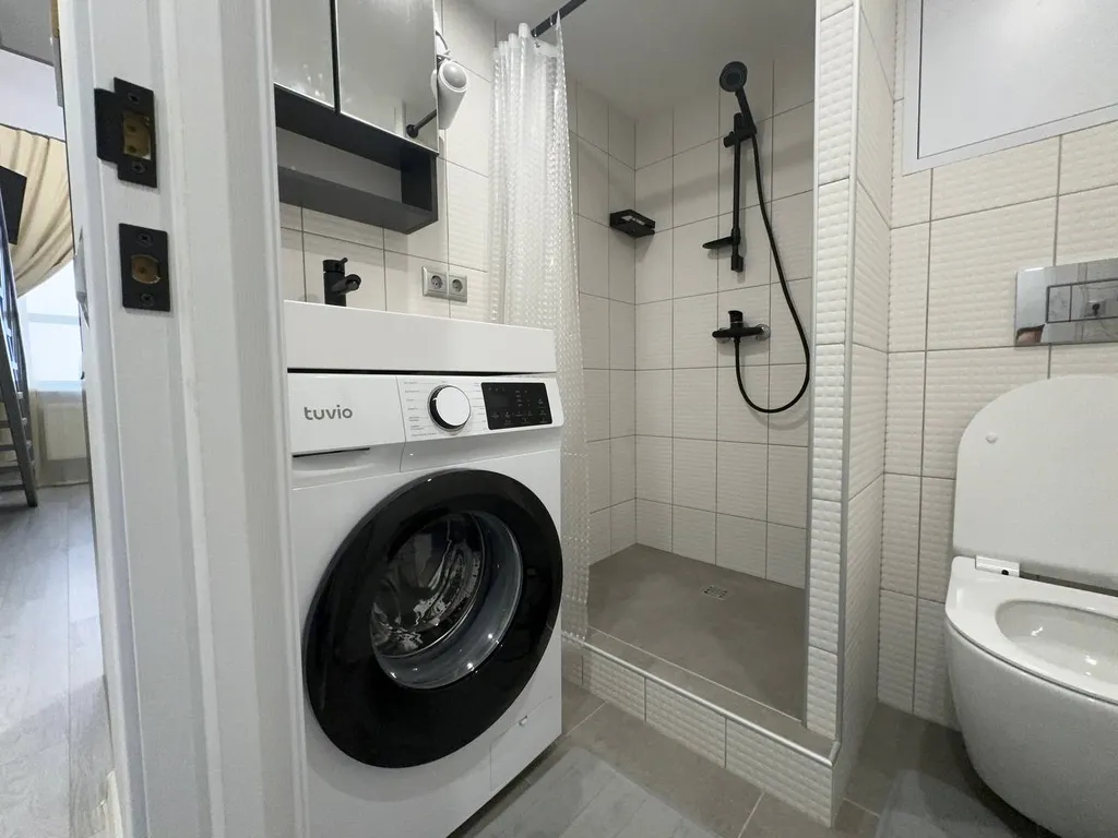 Стильная студия двухуровневая в центре города