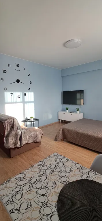 Студия с панорамным видом на город