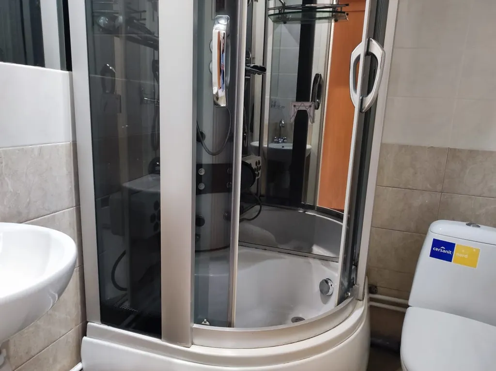 Небольшая студия на Взлетке, ТЦ Планета