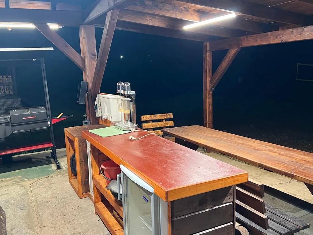 Домик у озера