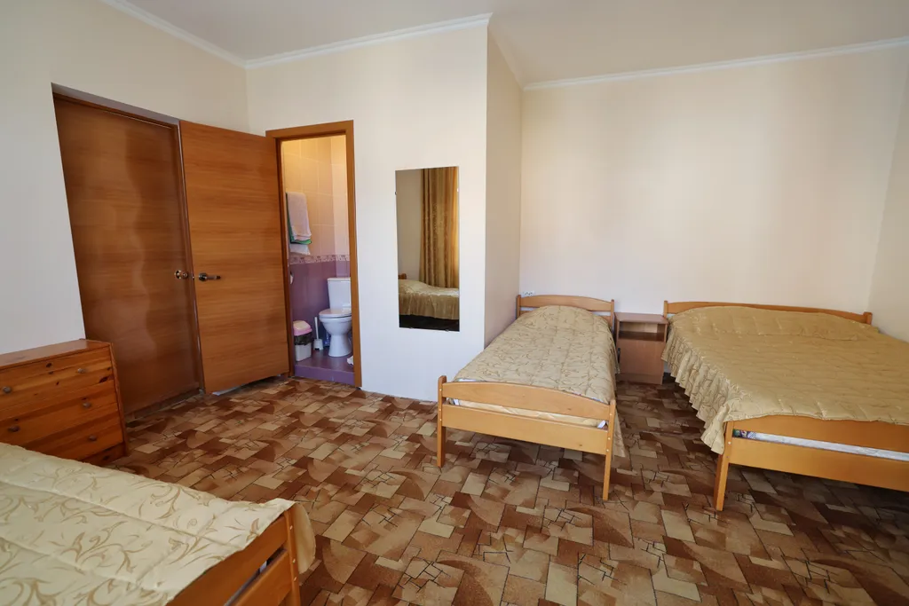 Квартира Квартира Четырехместный номер с доп. местом с балконом и видом на горы — Лазаревское