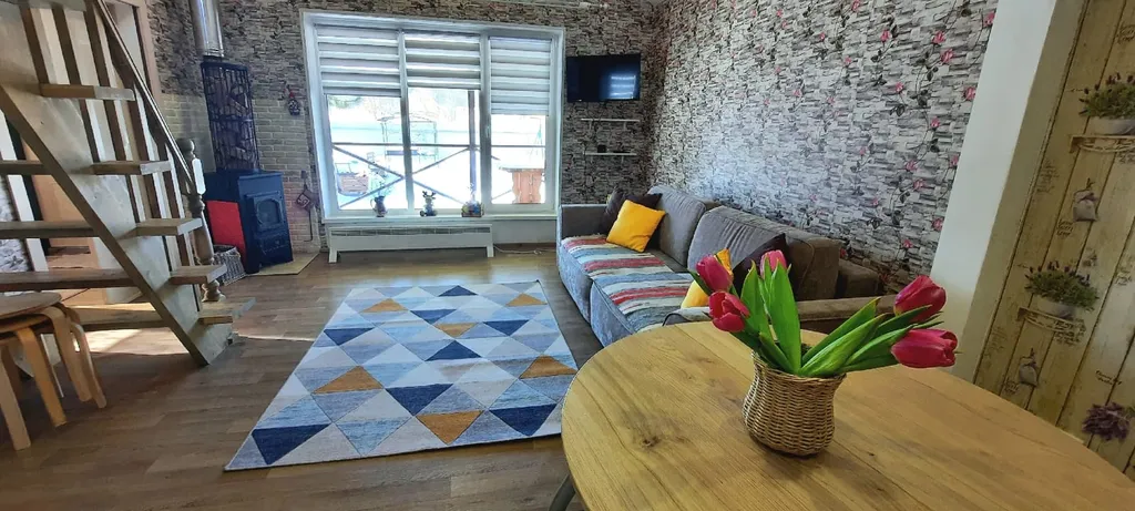 Уютный домик в старинной деревне