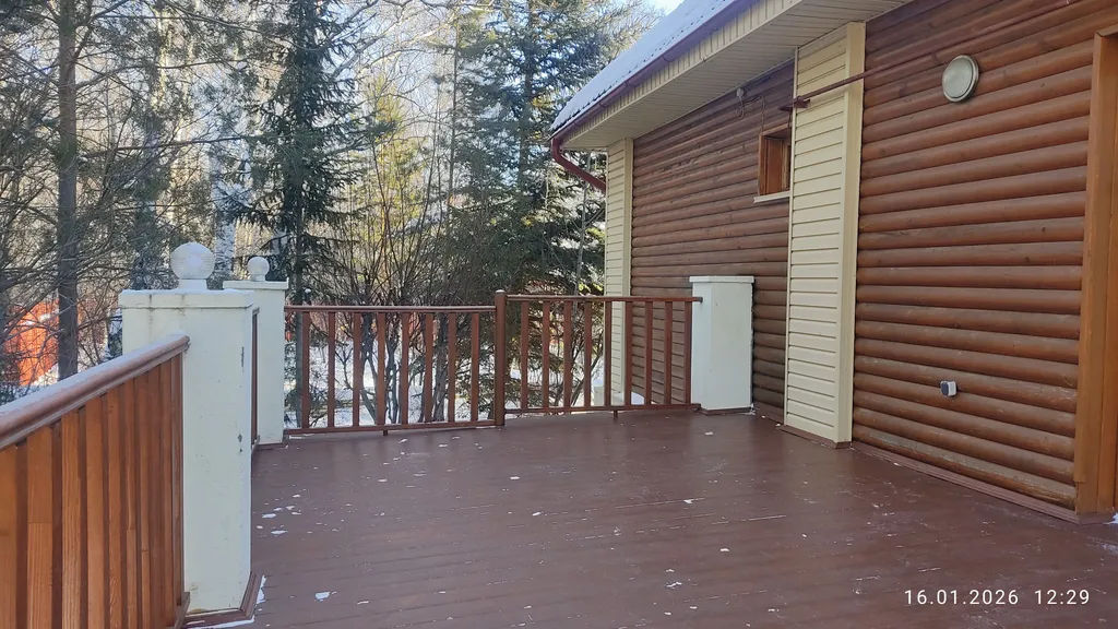 Уютный дом на опушке леса