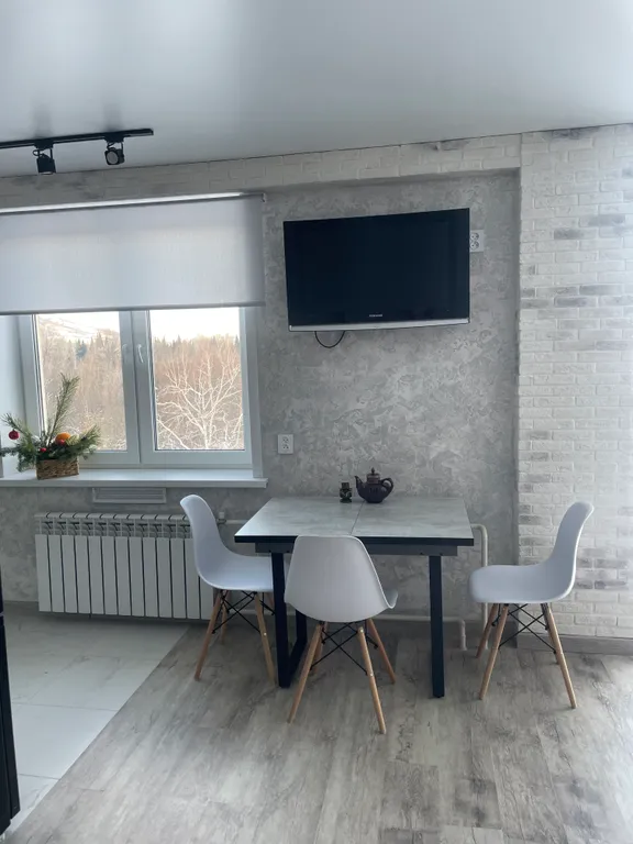 Уютная квартира с видом на горы и реку Катунь