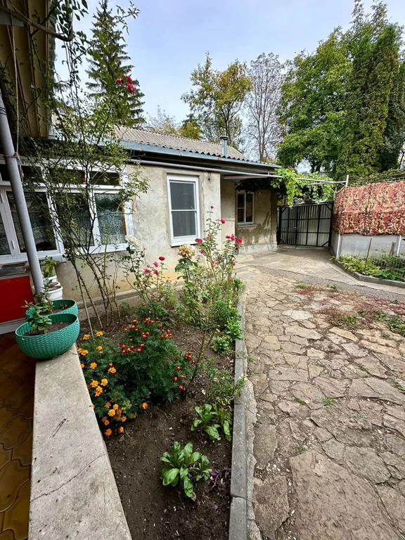 Коттедж Отдельно стоящий домик в центре Кисловодска — Кисловодск