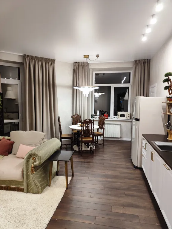 Трёхкомнатная квартира с элементами колониального стиля у подъемника