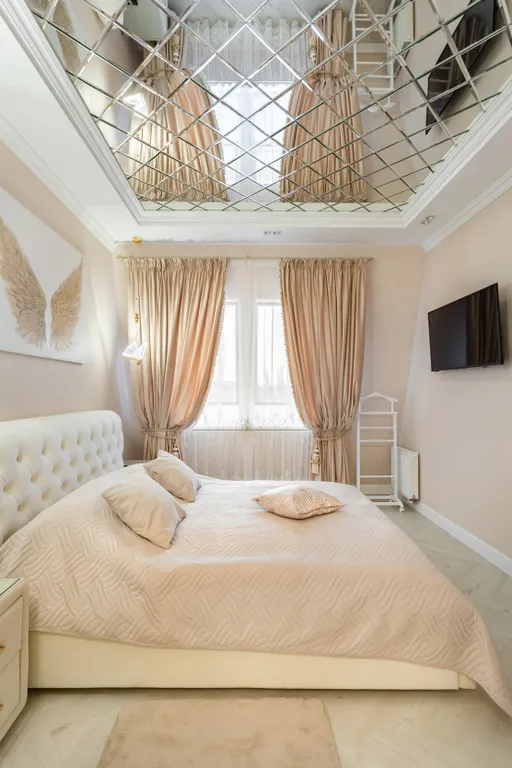 Золотая бухта с видом на реку