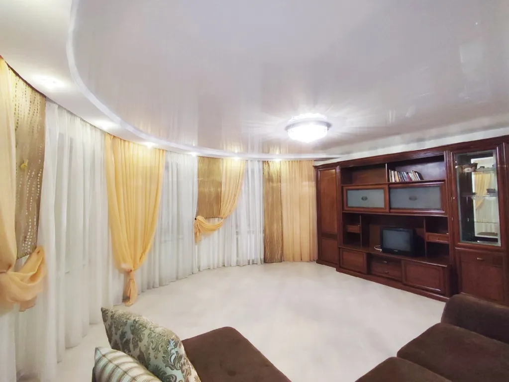 Просторная двушка с полукруглой комнатой