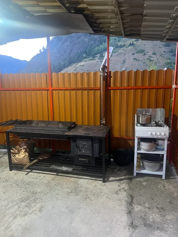 Уютный дом в лесу