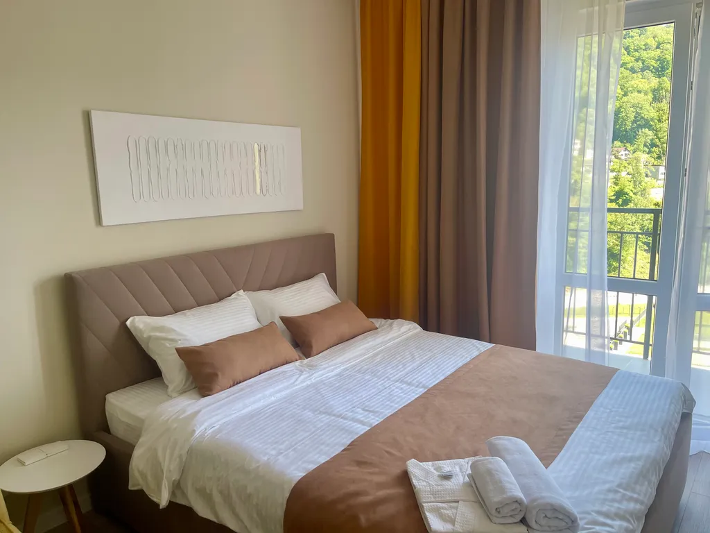 Квартира Жемчужина у реки Новый дом Дизайн Балкон и Большой ТВ — аренда посуточно в Кудепста