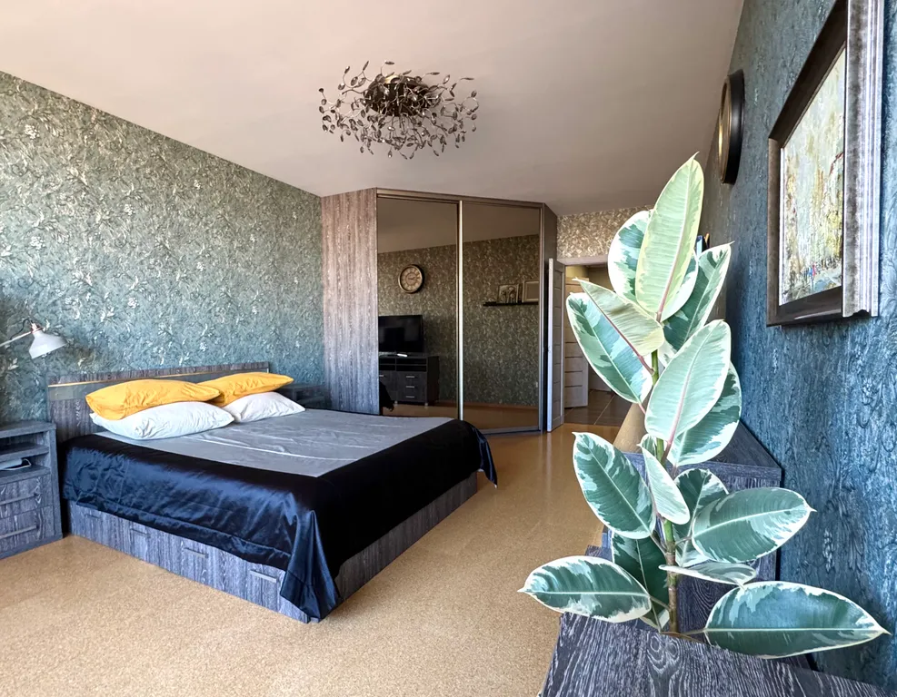 Комфортная двухкомнатная квартира на 23 этаже