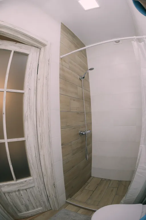 Уютная квартира в самом центре города, напротив института НПИ