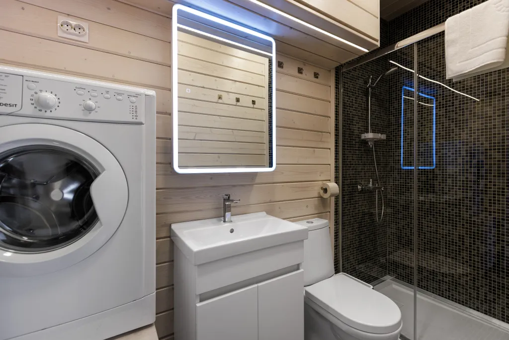 Коттедж Новый комфортабельный дом на берегу лесного озера Маролампи — Стеклянный