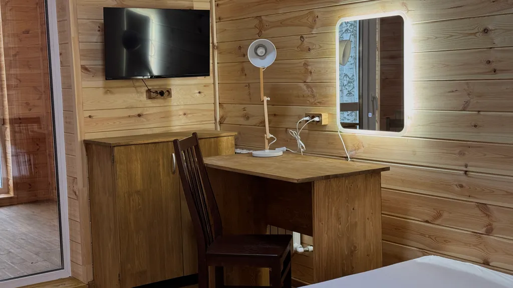 Дом Тихий Бор в березовом лесу