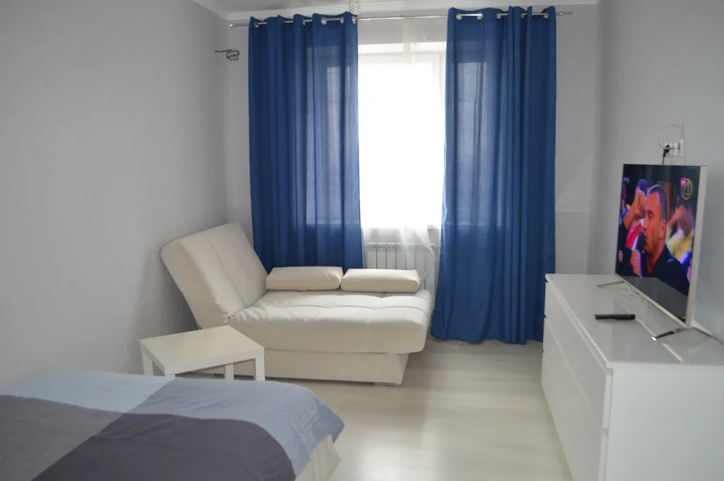 Евродвушка с компьютером, принтером, новой кроватью