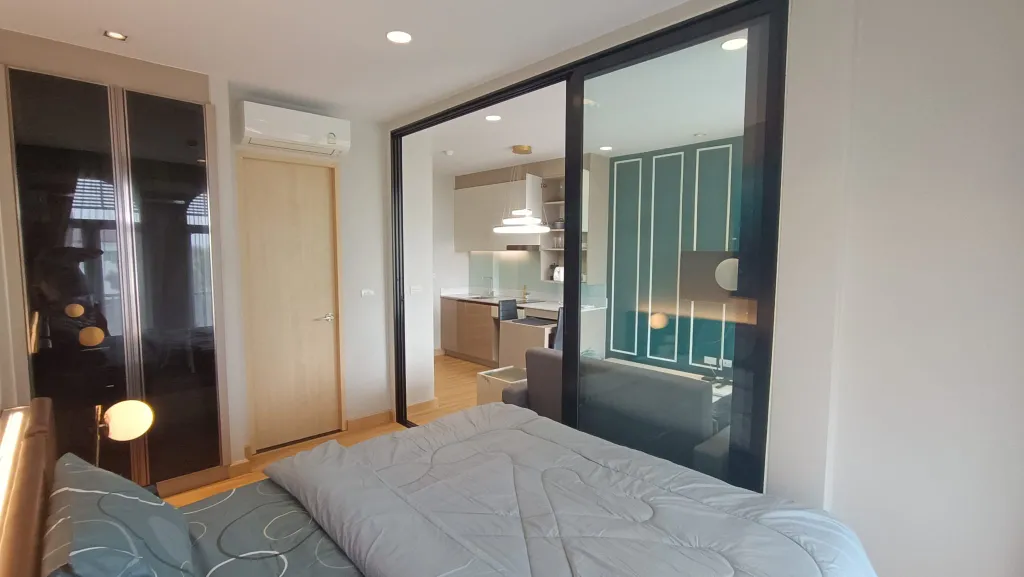 Видовая студия с бассейном на крыше Palmetto Карон