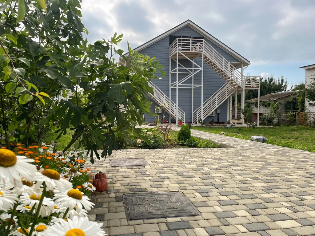 Двухкомнатные апартаменты с собственной террасой и кухней