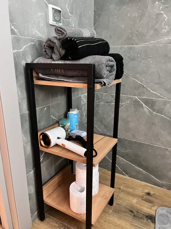 Очаровательная новая чистая квартира