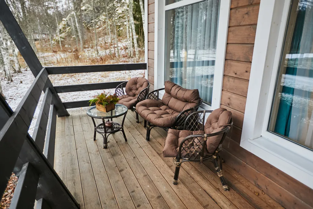 Просторный коттедж с 4 спальнями, камином и террасой