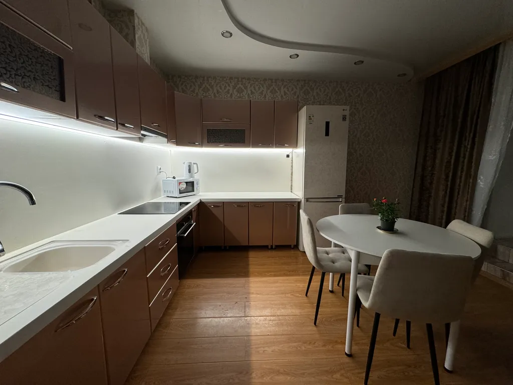 Большая квартира 3-комнатная с мансардой