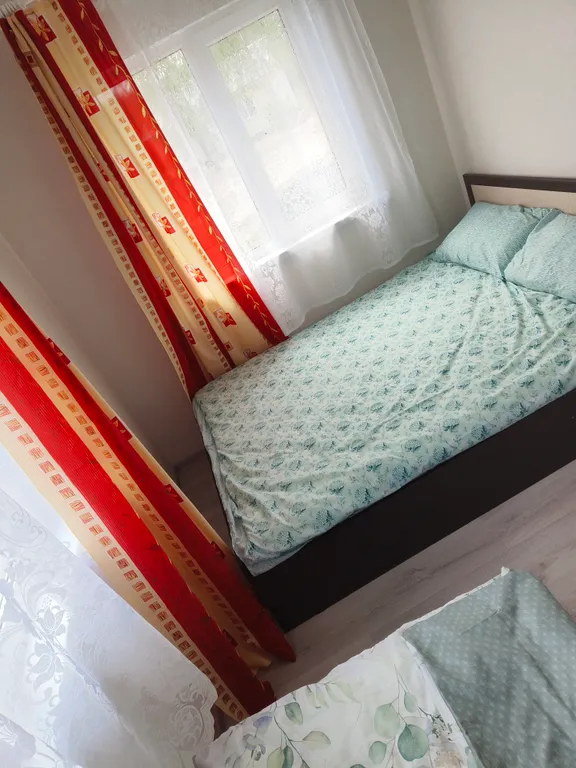 Уютный домик с сауной в тихой части города в окружении зелени