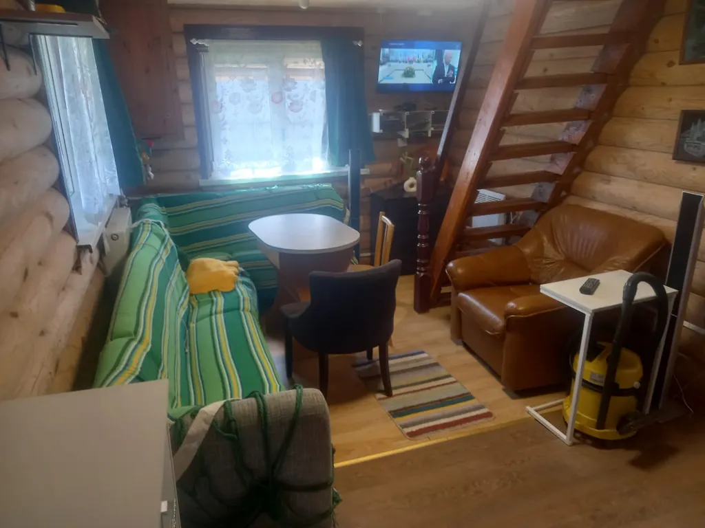 Дом с баней в лесу возле храма и озера