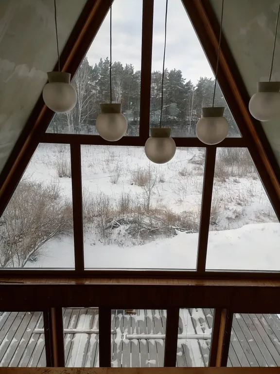 Коттедж Дом у живописного леса, на берегу ручья. — Ушакова