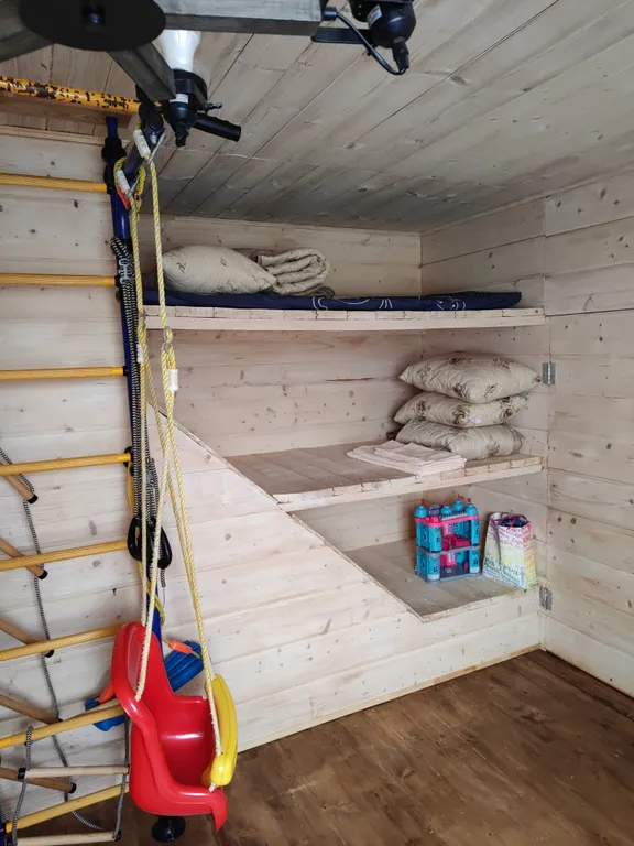 Дом с видом на церковь