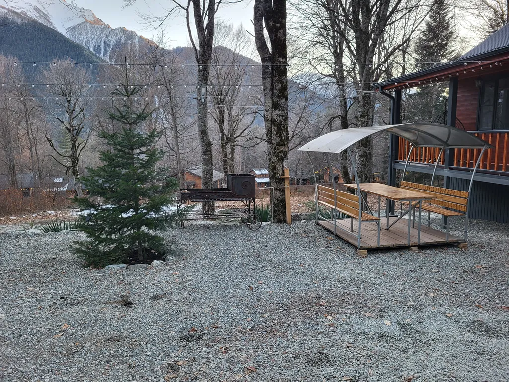 Коттедж с видом на горы (3 спальни)