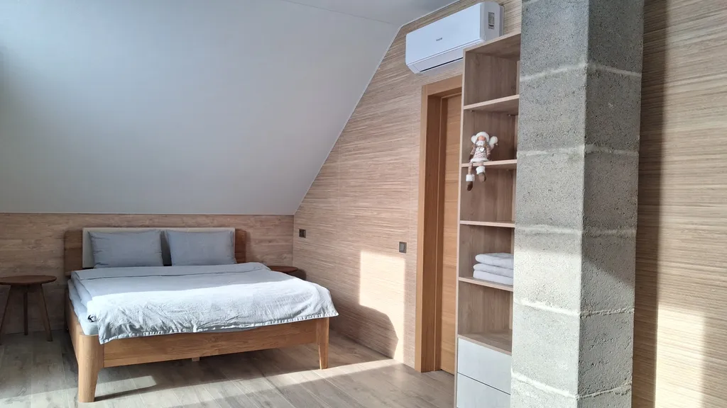 Современный дом на берегу озера в национальном парке Браславские озера