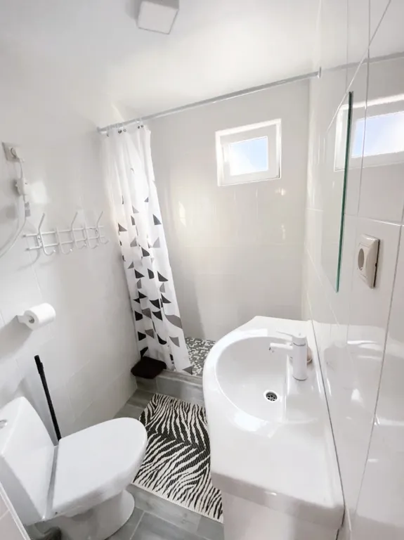 Коттедж 1-комнатный Дом — Кучугуры