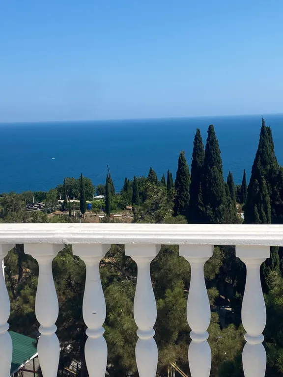 Стильные апартаменты с видом на море в историческом центре курорта