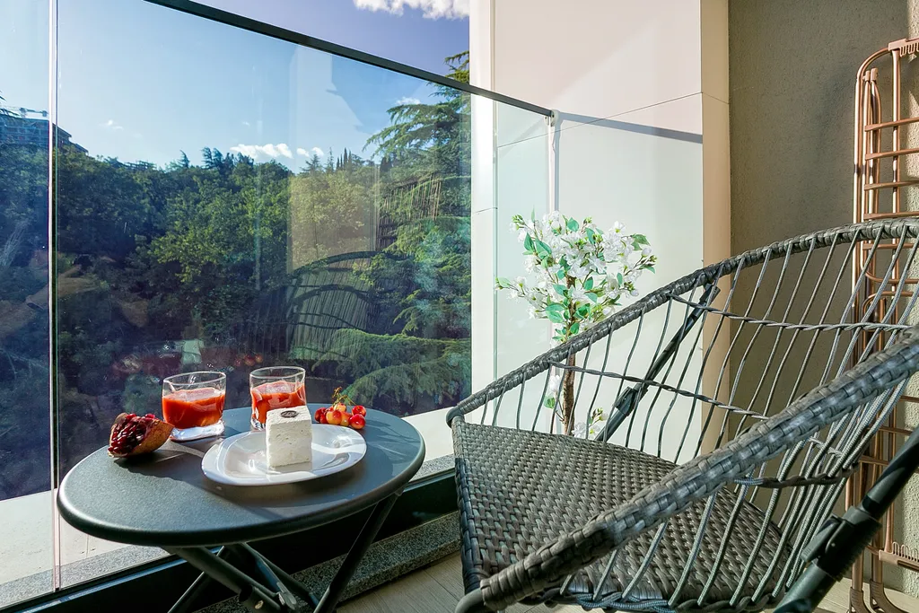 Однушка с террасой на парк возле моря в Скай плаза