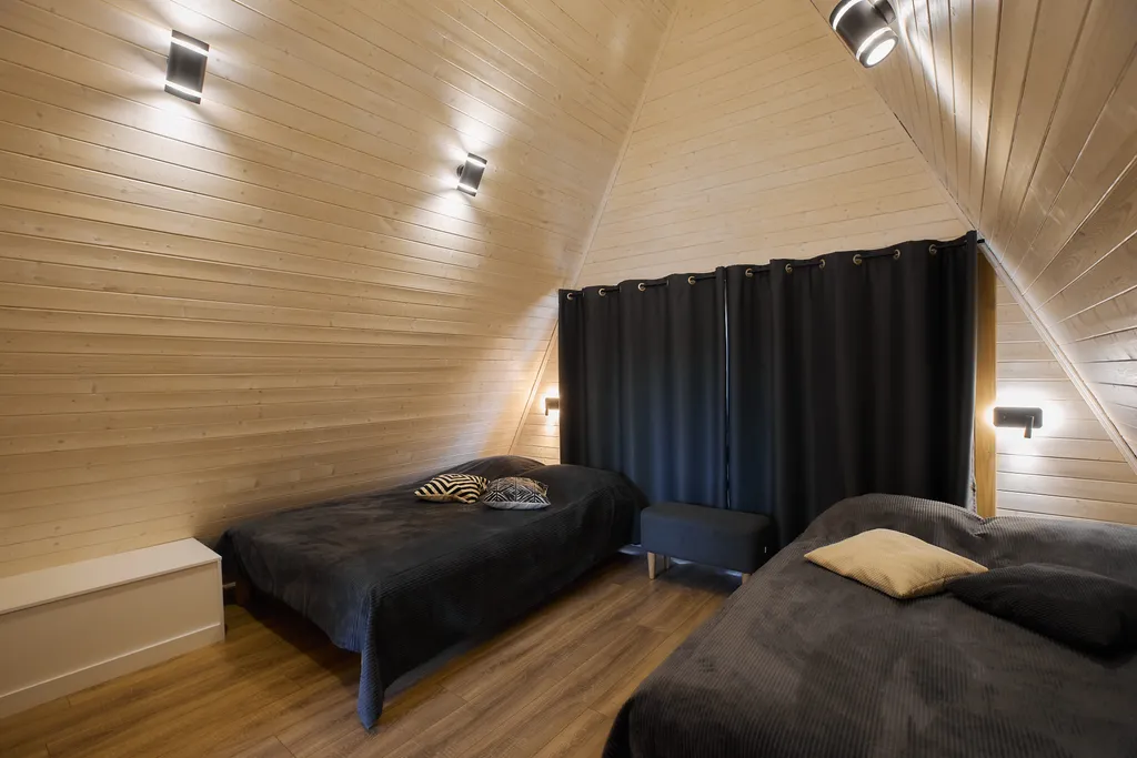 Большой дом для отдыха на берегу реки Кола