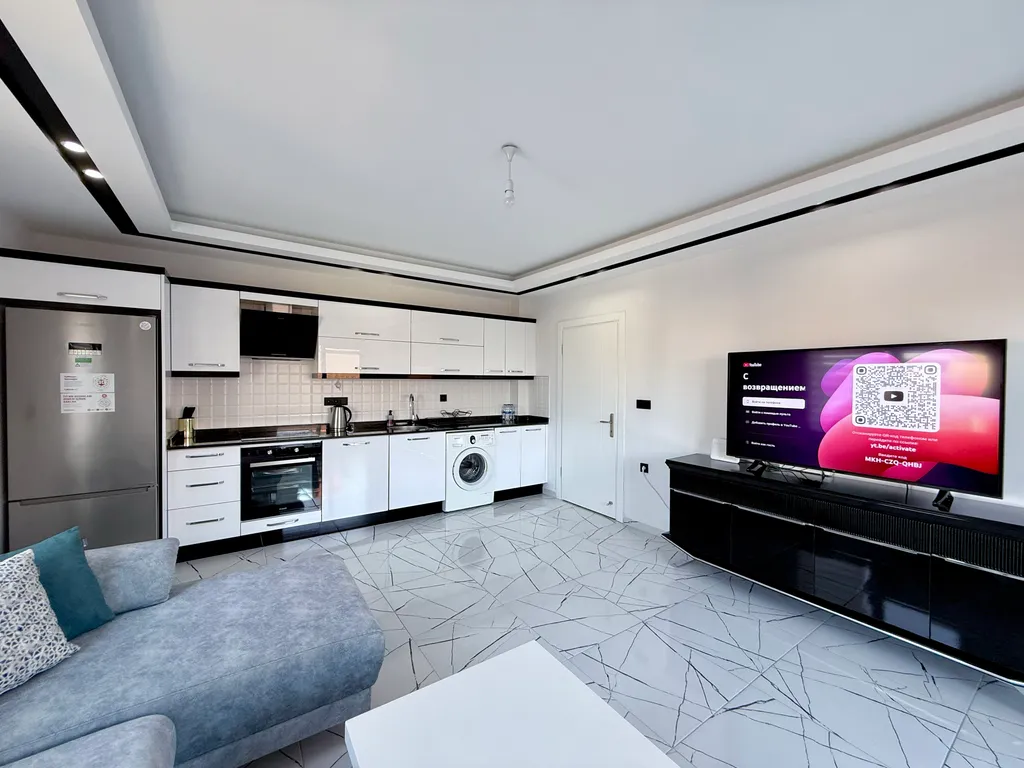 Sea View 2BD Flat 100m to the Beach