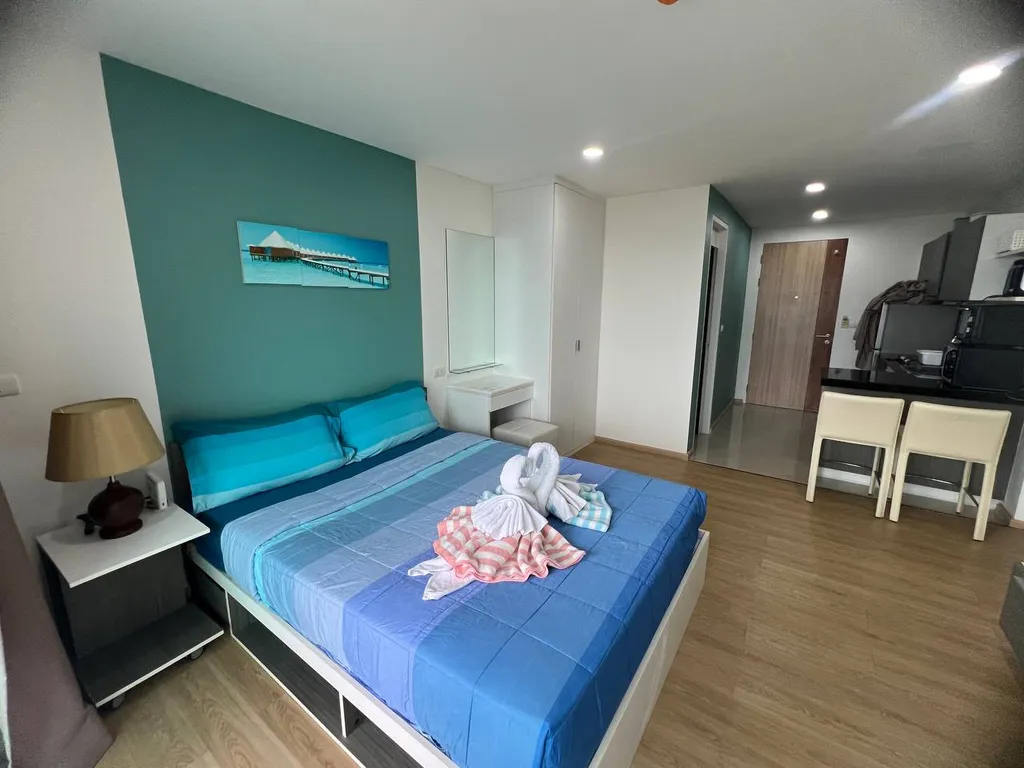 Студия после ремонта с удивительным видом с 8 этажа в центре Каты