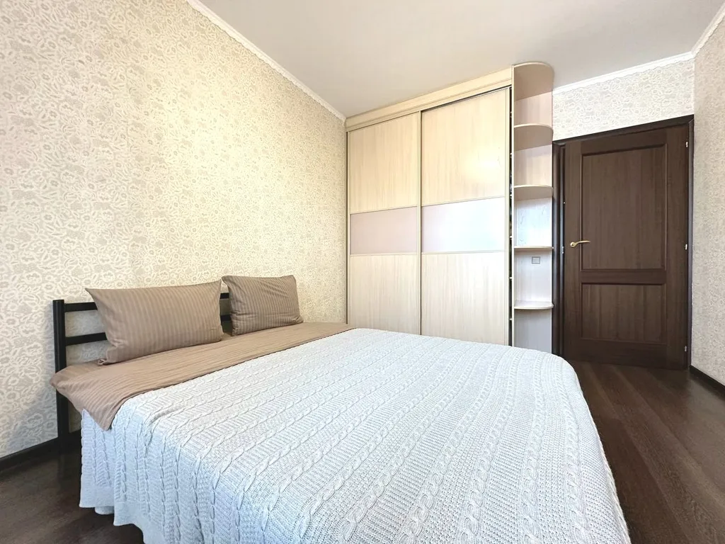 2-комнатная квартира с балконом рядом с Кузбасс-Арена и Ледовым дворцом