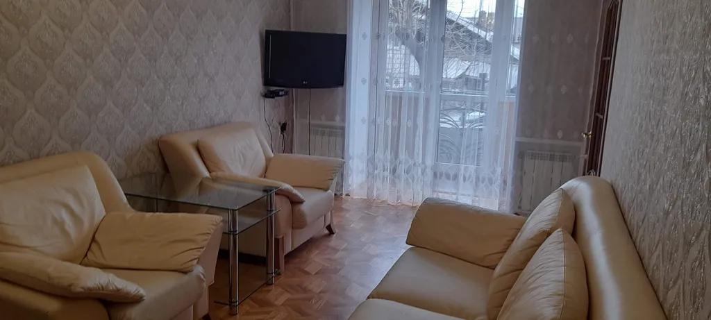 3-комнатная Квартира — аренда посуточно в Владикавказ