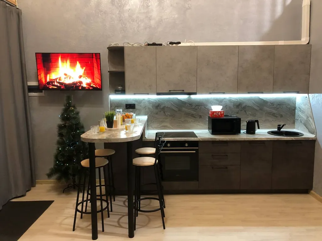 Уютный домик в окружении леса и горячих источников