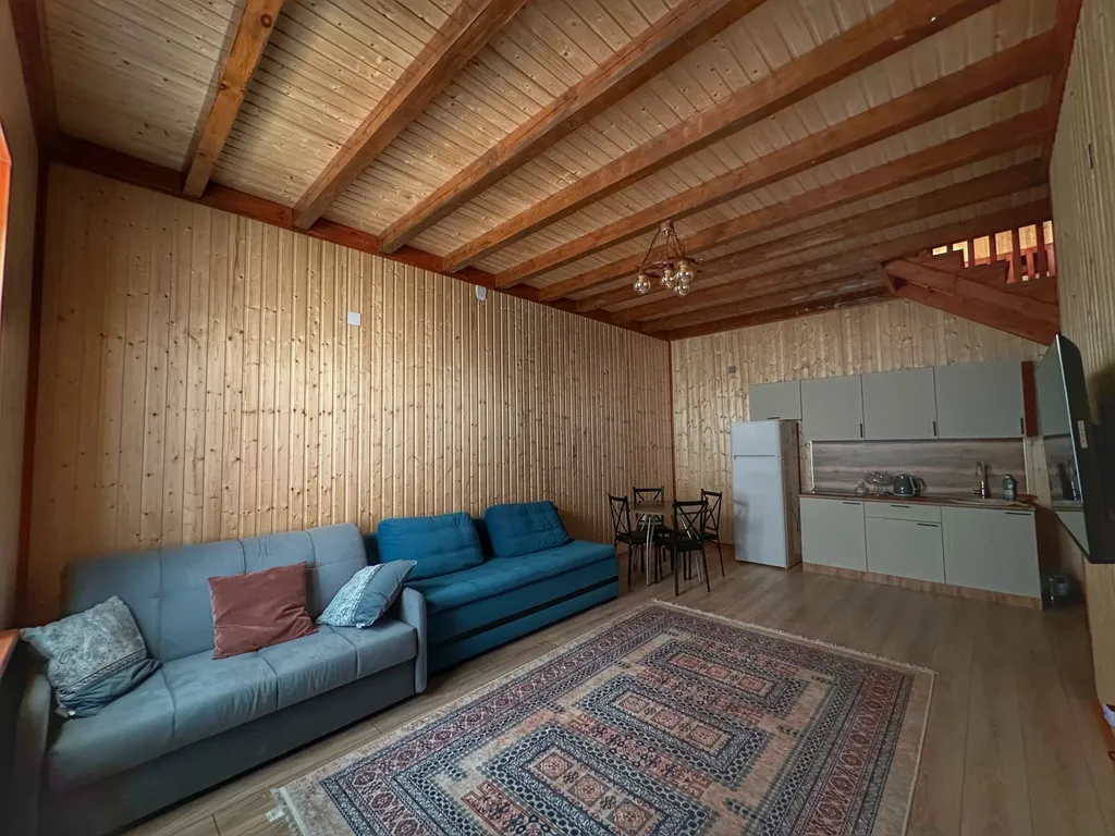 Уютная база отдыха на берегу чистого песчаного берега