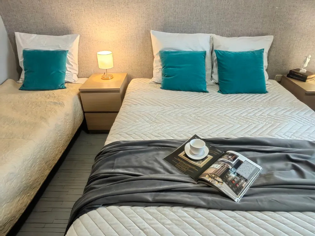 Видовая двухкомнатная квартира в 300 метрах от пляжа