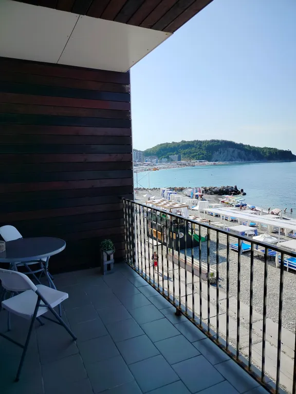 Комната с видом на море со всеми удобствами