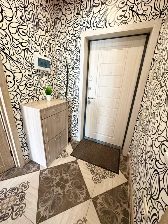 Большая однушка около Глобуса