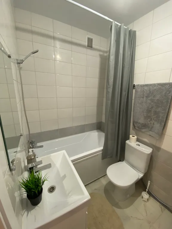 Высокий этаж, окна в пол, новый дом