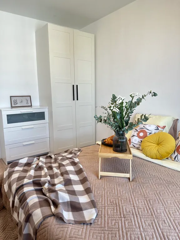 Светлая полноценная изолированная двухкомнатная квартира