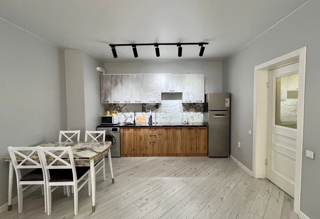 Просторные светлые апартаменты в ЖК «Раимбек», питьевая вода подарок