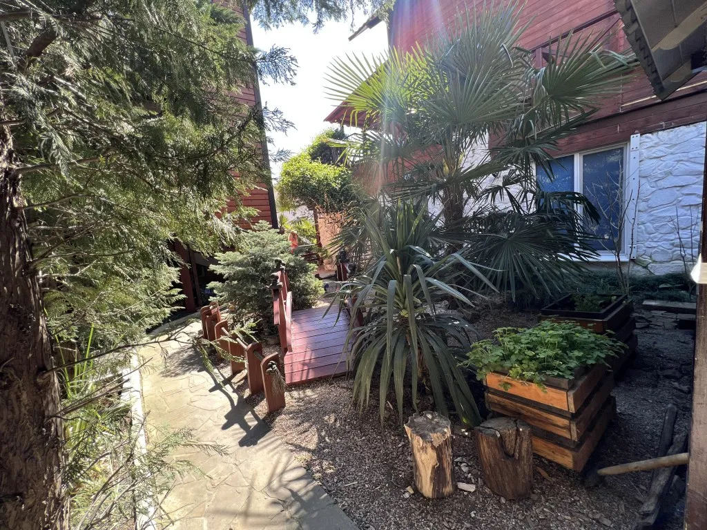 Небольшой уютный дом