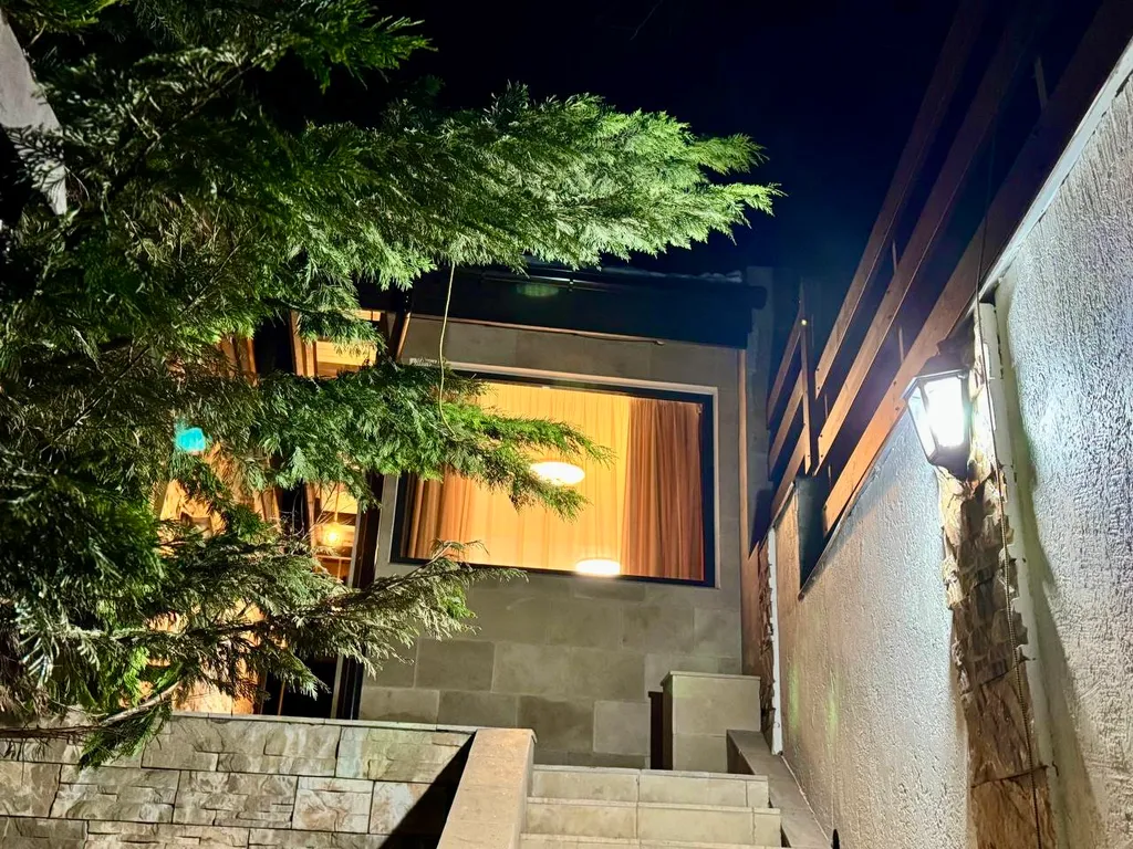 Апартаменты Woodland дизайн-оазис с двориком для 4 гостей