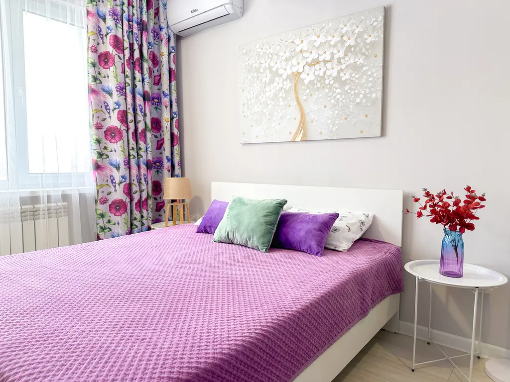 Квартира Grey and pink — аренда посуточно в Алматы