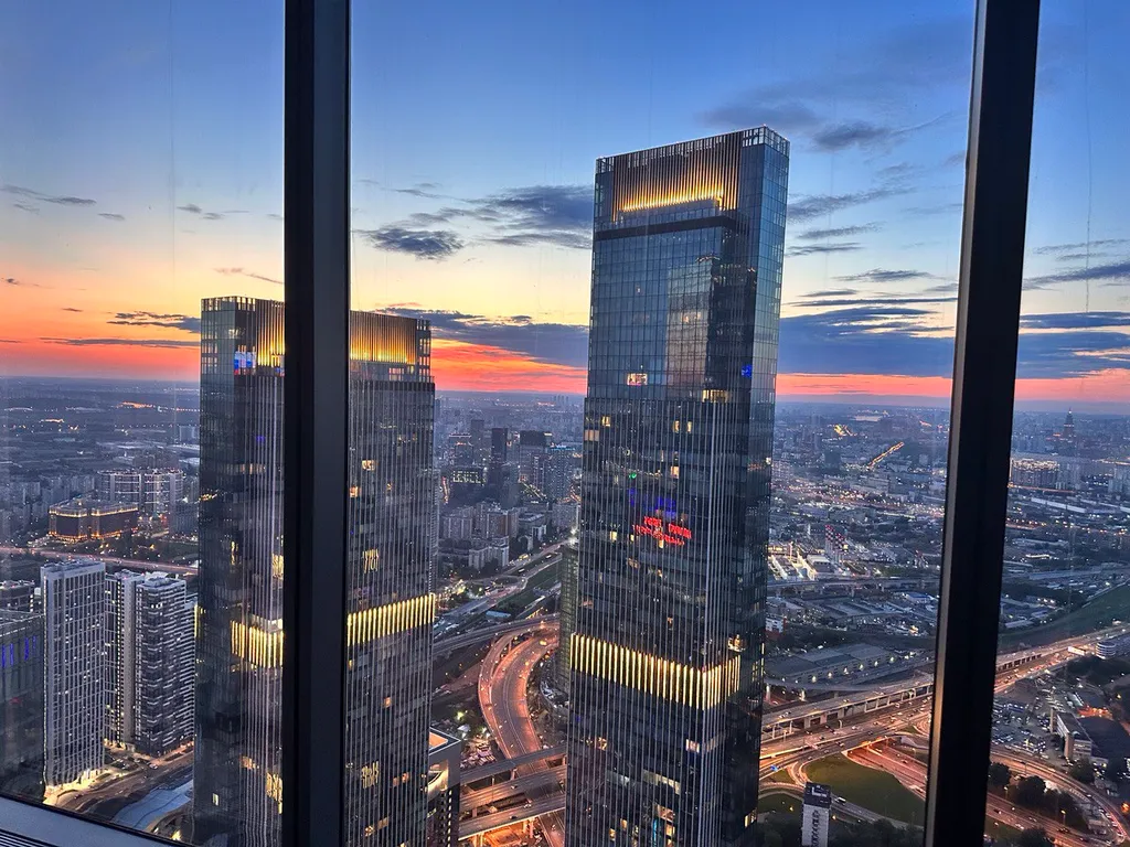 Апартаменты на 77 этаже с видом на закат